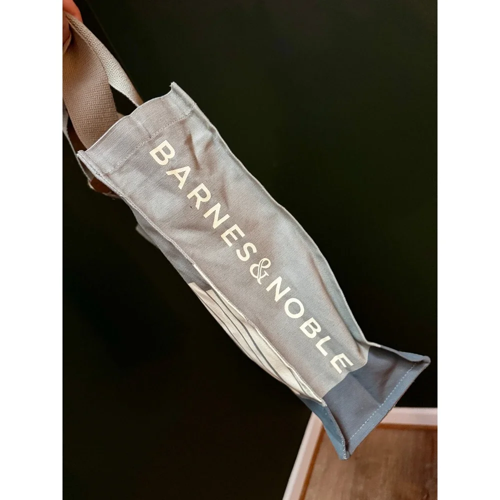 NWT Barnes Noble Canvas Tote‎ Bag Ampersand Book Stack Graphic